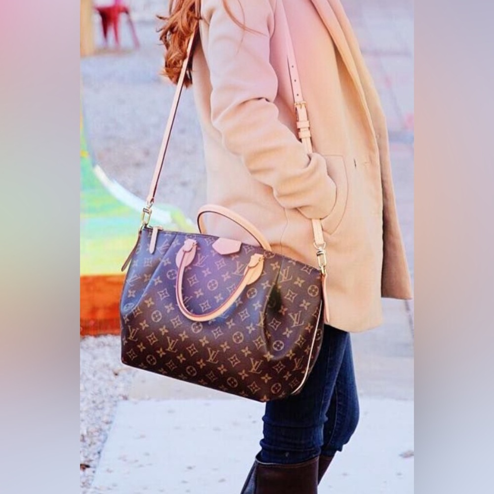 🚫 SOLD - Louis Vuitton Classic Turenne MM